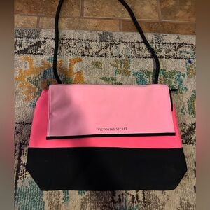 NWOT Victoria’s Secret shoulder cooler